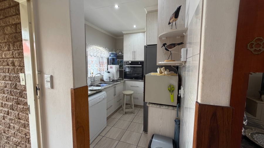 2 Bedroom Property for Sale in Miederpark North West